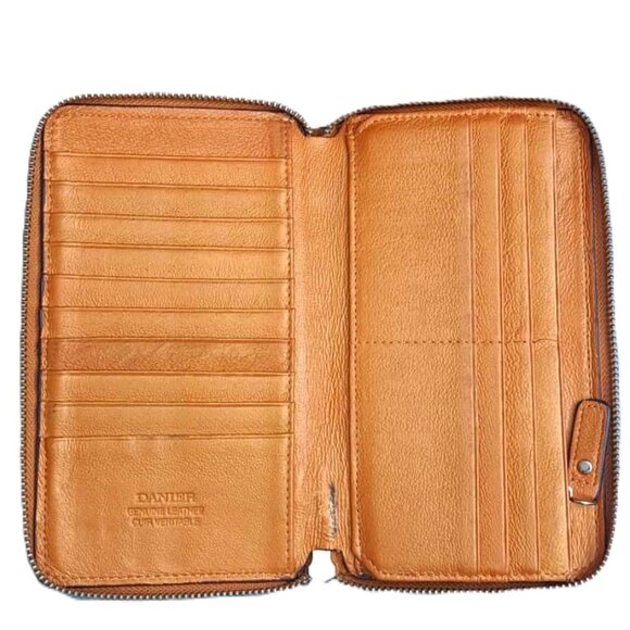 Danier Genuine Leather Everyday Wallet with 16 Card Slots - Picture 2 of 7